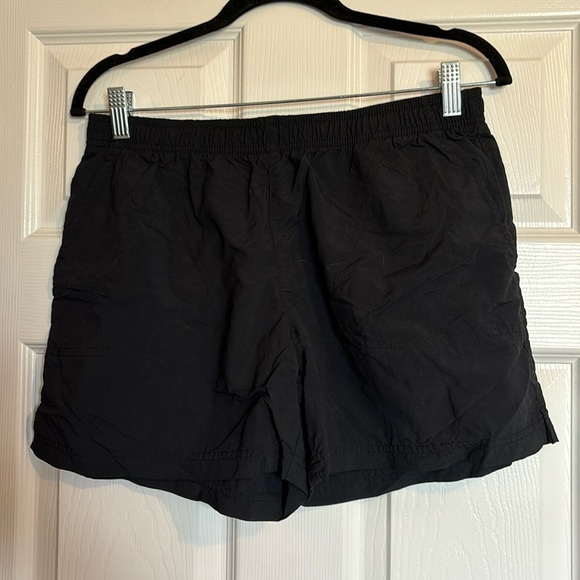 Columbia Pants - Columbia women’s black nylon athletic shorts size medium
